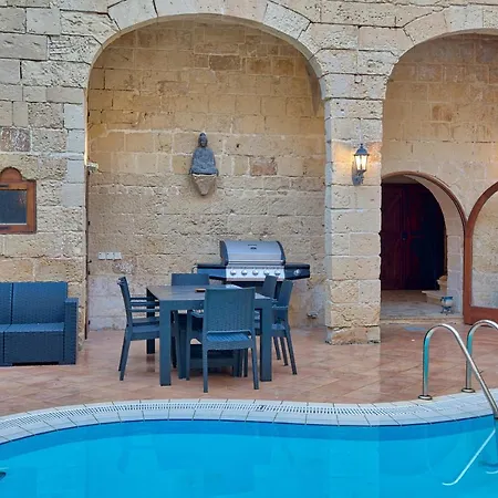 The Dream, A 4br With An Private Pool Area By 360 Estates *