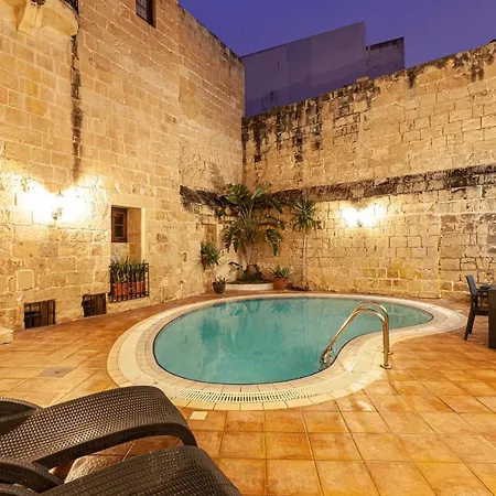 The Dream, A 4br With An Private Pool Area By 360 Estates *