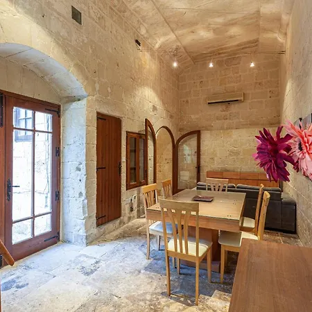 The Dream, A 4br With An Private Pool Area By 360 Estates *